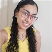 Profesor de matemáticas básicas imparte clases a niños de primaria y secundaria